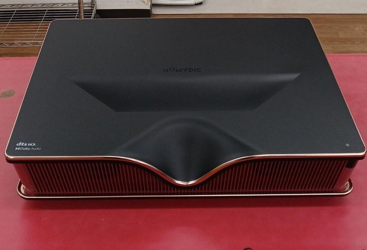 NOMADIC プロジェクター本体 シルバー NOMADIC プロジェクター本体 シルバー NOMADIC プロジェクター