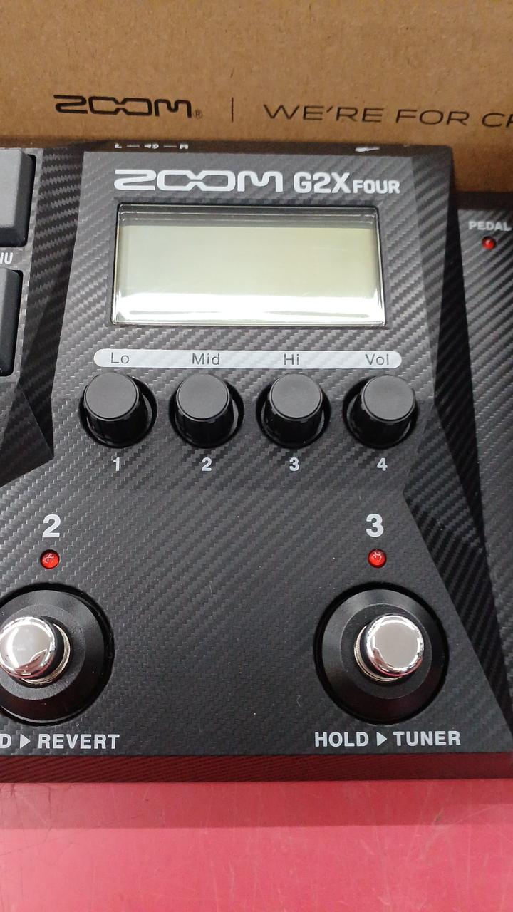 [美品]ZOOM G2Xfour マルチエフェクター 保証書付 ZOOM G2 FOUR ギター用マルチエフェクター＆アンプ