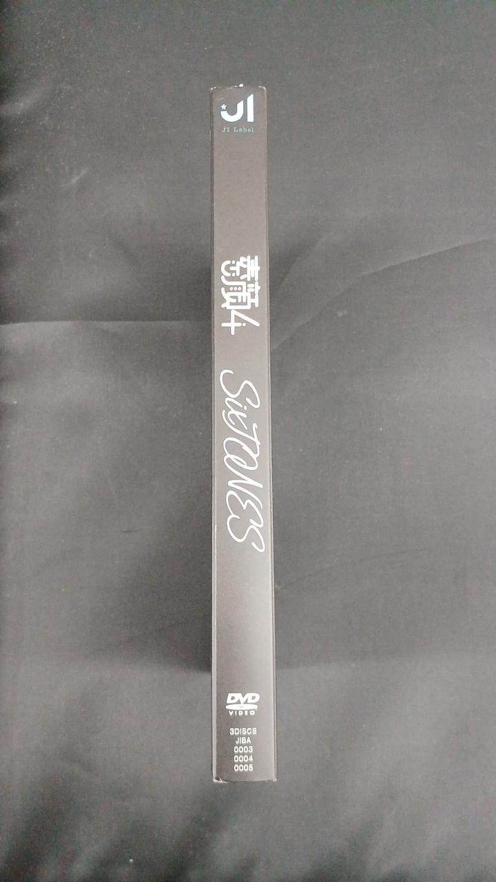 少しの角キズ、へこみあります。