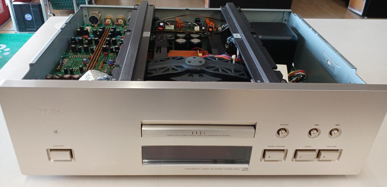 TEAC VRDS-7 CDプレーヤー テイアック　ジャンク 20230329120034_954_.jpg