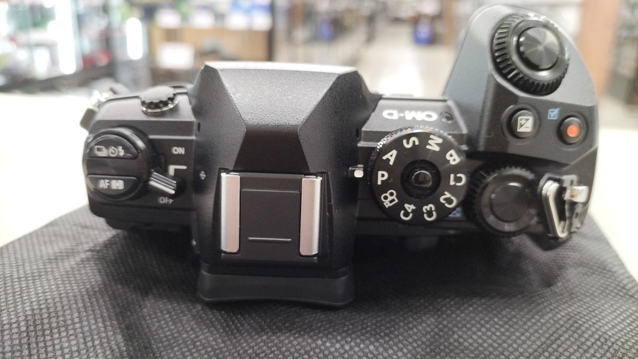 オリンパス  一眼レフ OLYMPUS オリンパス ミラーレス一眼カメラ PEN E-P7 ボディー