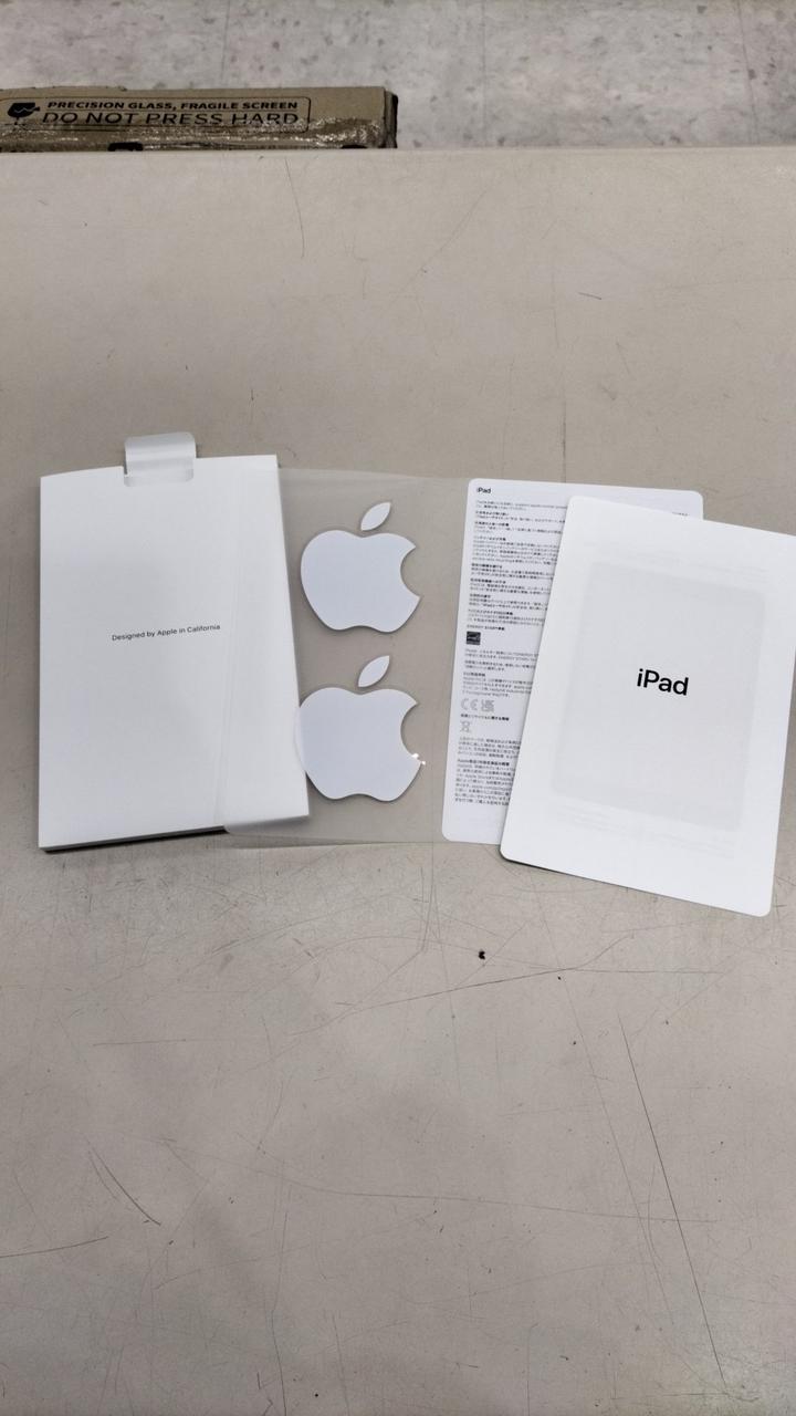 ACアダプターなし。