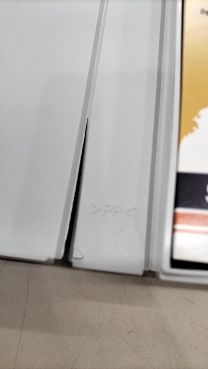 ケース割れあり