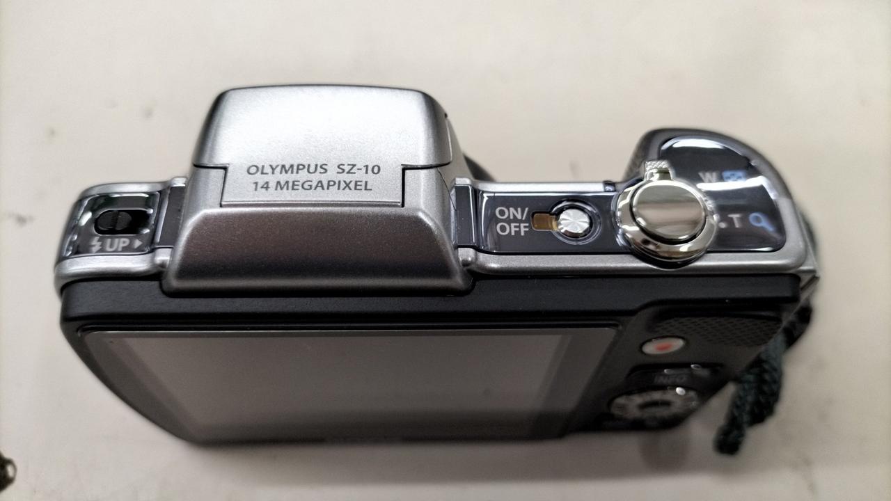 OLIMPUS オリンパス SZ-10 付属品有り 使用時間少 OLIMPUS オリンパス SZ-10 付属品有り 使用時間少 生産が終了した商品｜