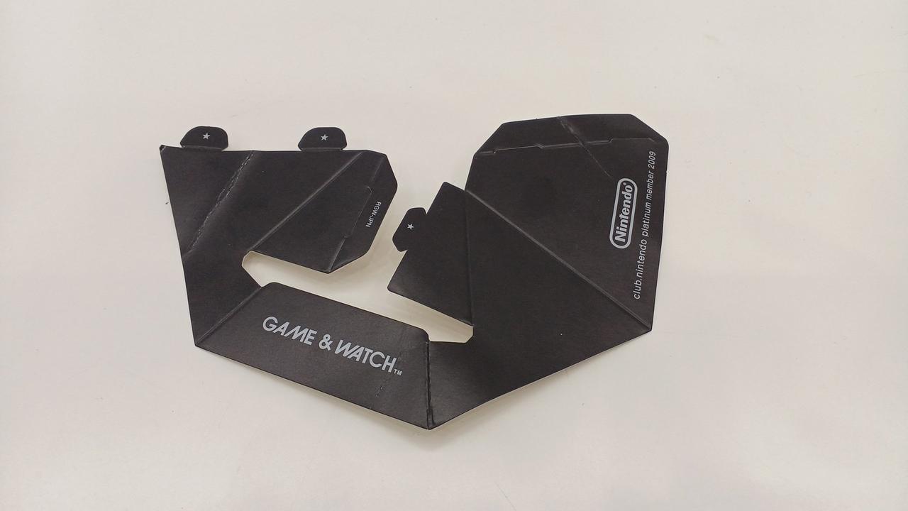 スタンド折り目あります。