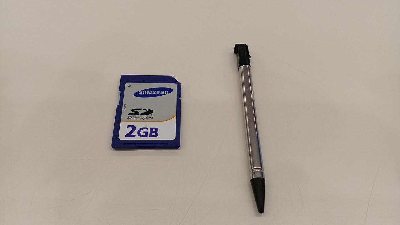 SDカード·タッチペン付属。