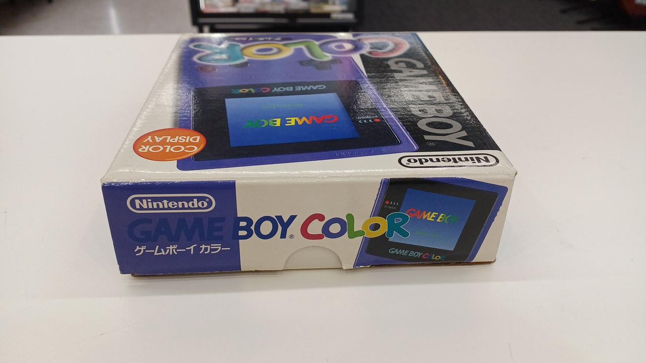 外箱に黄ばみあります。