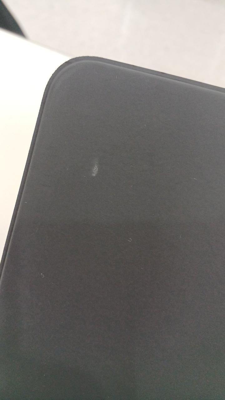 裏面にキズあり