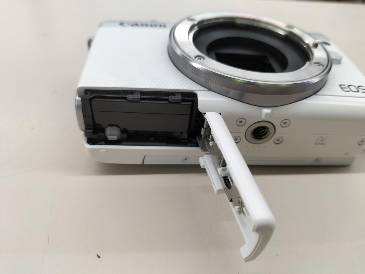 Canon New F-1 ミラーアップ ジャンク WW4572 Canon New F-1 ミラーアップ ジャンク WW4572 - メルカリ