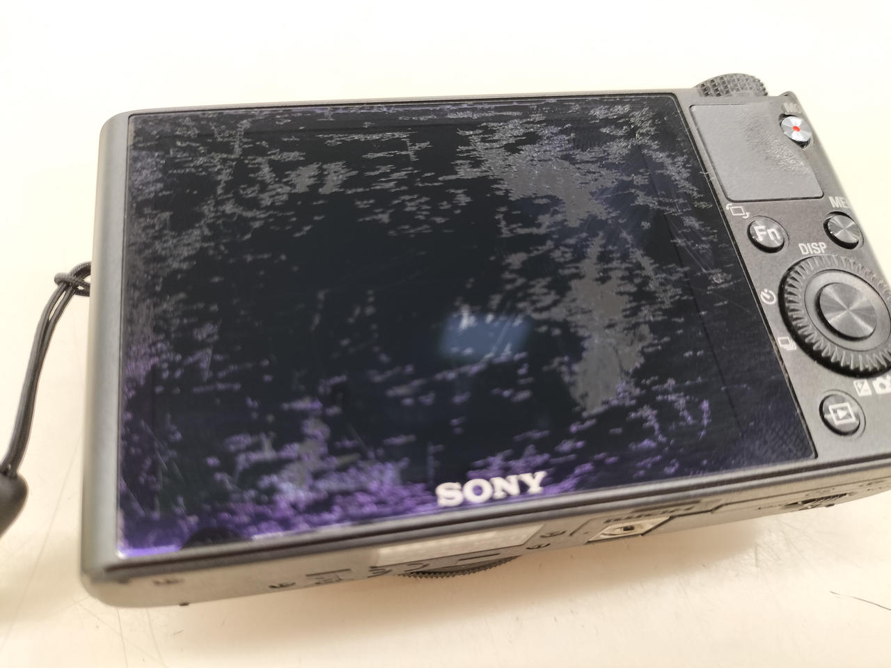 液晶表面コート剥がれ激しいです