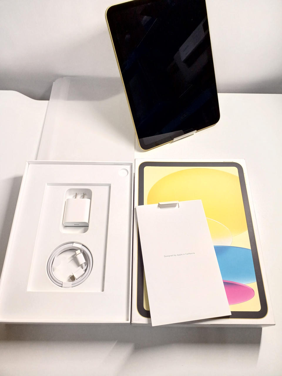 Apple iPad 本体 ゴールド　10世代　美品 Apple iPad 10.9インチ 第10世代 Wi-Fi 256GB 2022年秋モデル MPQ93J/A