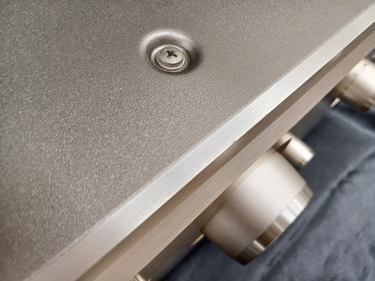 フロントパネルキズ