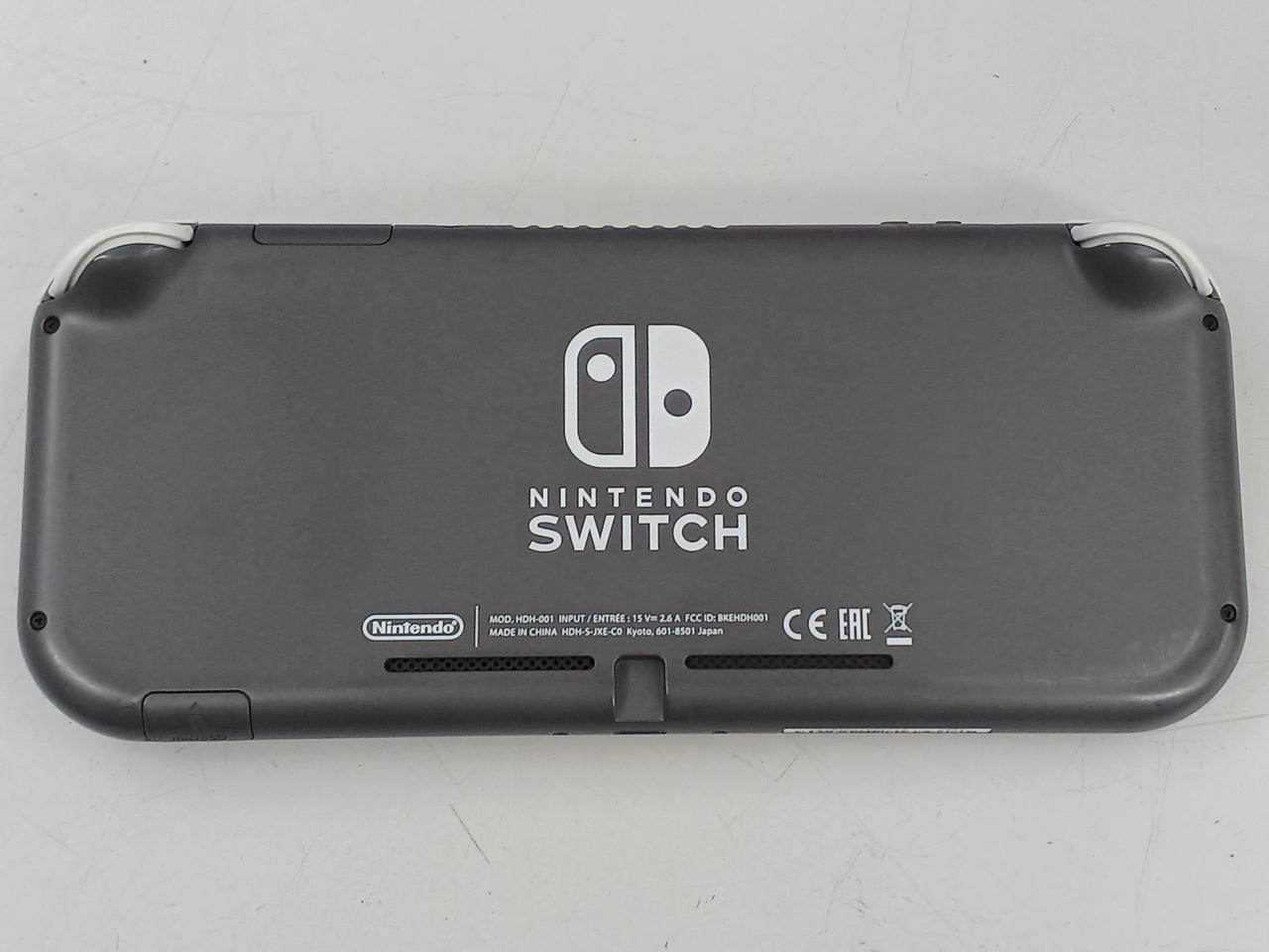 ※背面にキズ有。