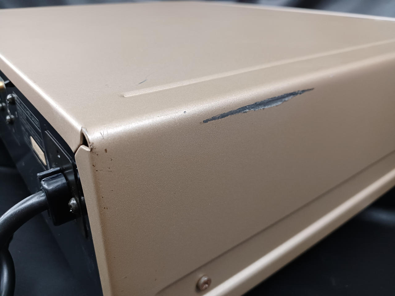 キズ多数あります。