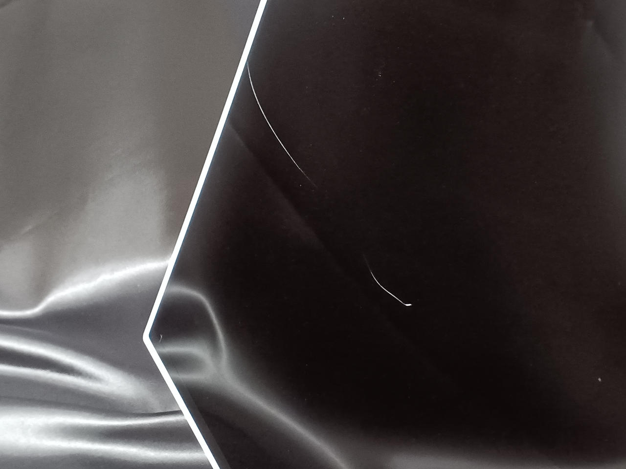 ※液晶画面左側にキズあり