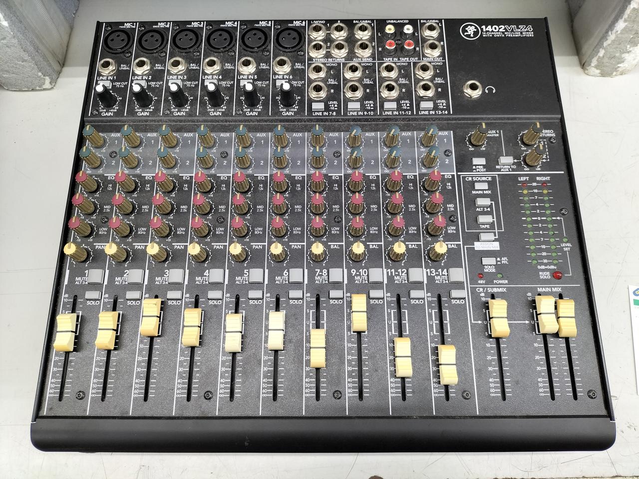 MACKIE DFX6 アナログミキサー 通電のみ確認済/H-0 Mackie DFX6 6 Channel Integrated Live Sound Mixer | eBay