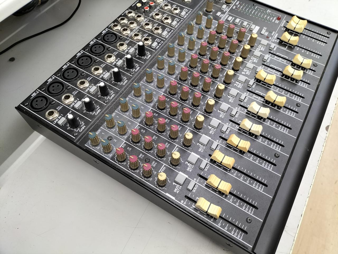MACKIE DFX6 アナログミキサー 通電のみ確認済/H-0 MackieのDFX6ミキサー | 札幌の楽器店 B.ISLAND