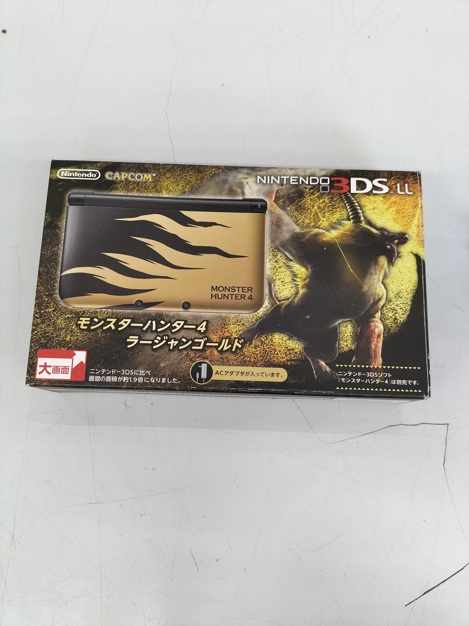 任天堂 3 DS LL モンスターハンター4 ラージャンゴールド 限定モデル ラージャンをモチーフにした限定版「ニンテンドー3DS LL