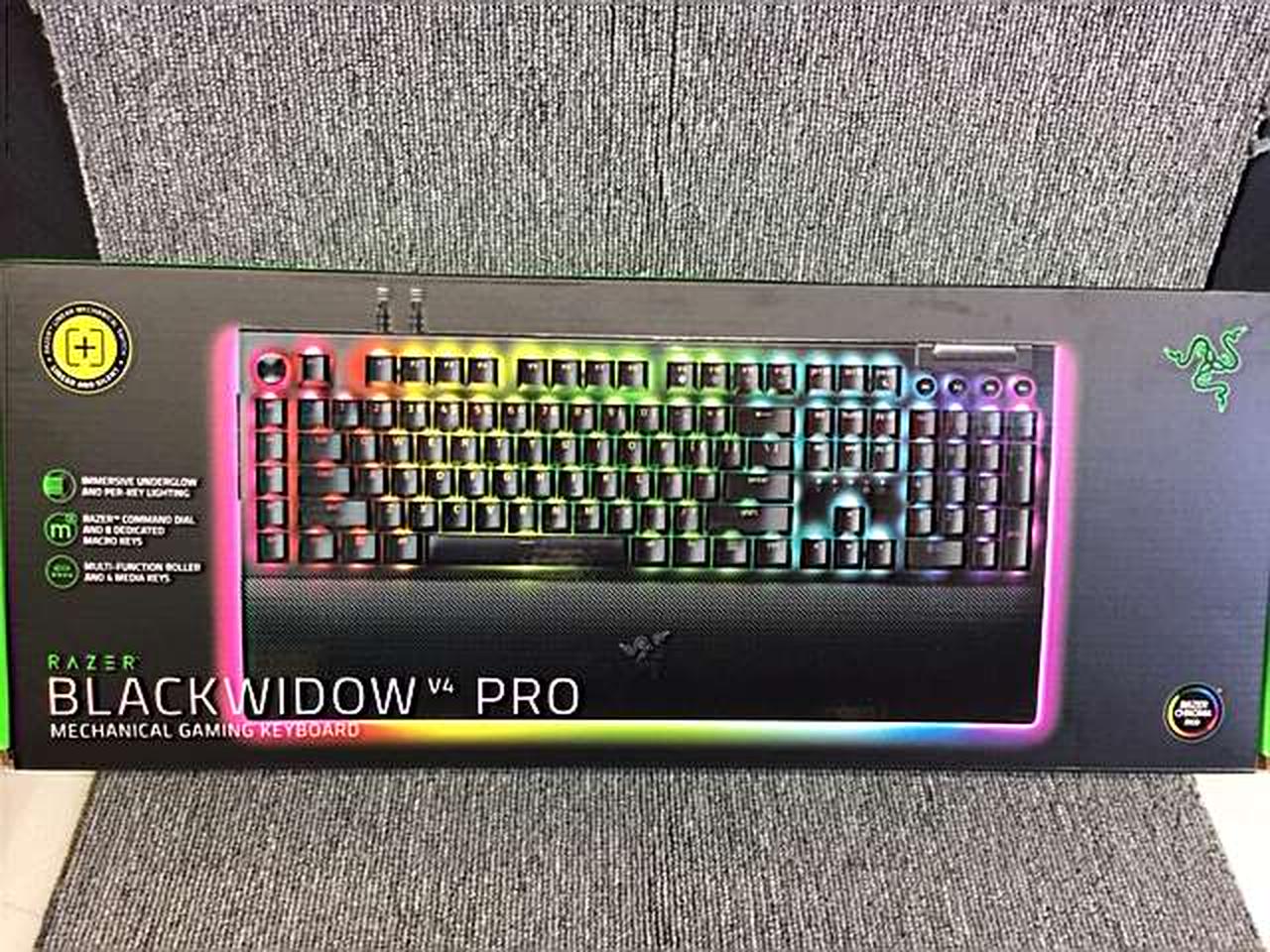 RAZER 型番：BLACKWIDOW V4 PRO ゲーミングキーボード