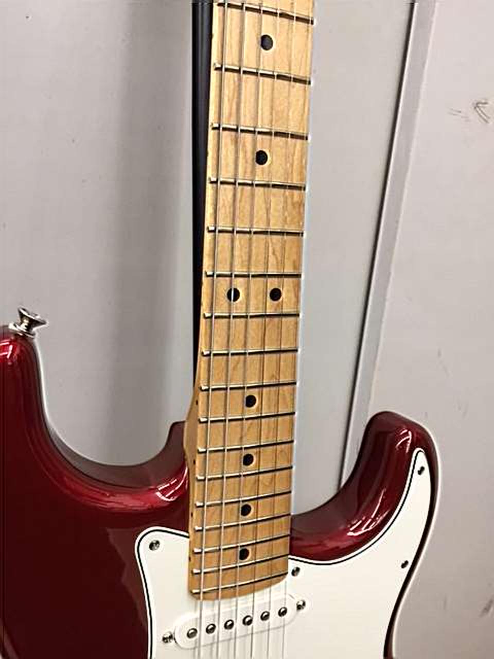 FENDER 型番：PLAYER STRATOCASTER ストラトキャスタータイプ