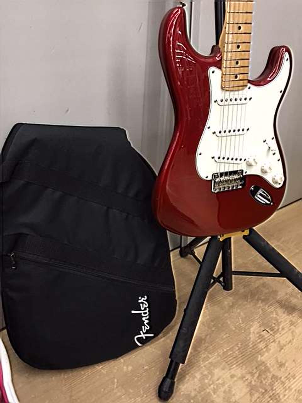 FENDER 型番：PLAYER STRATOCASTER ストラトキャスタータイプ