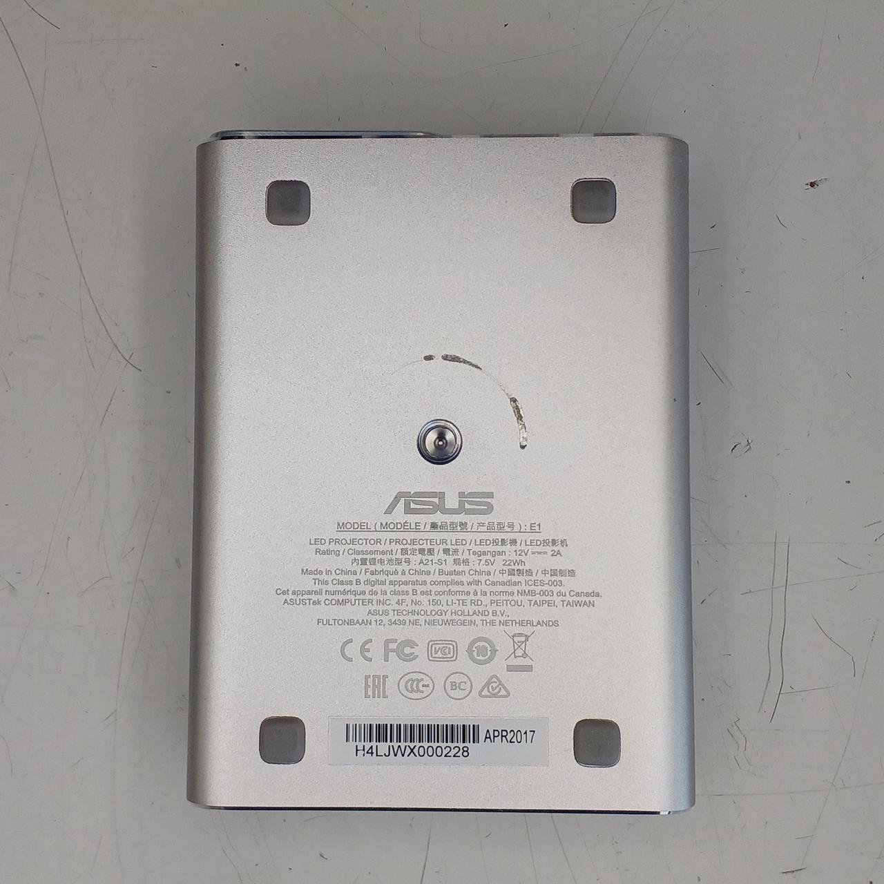 裏面キズあります。