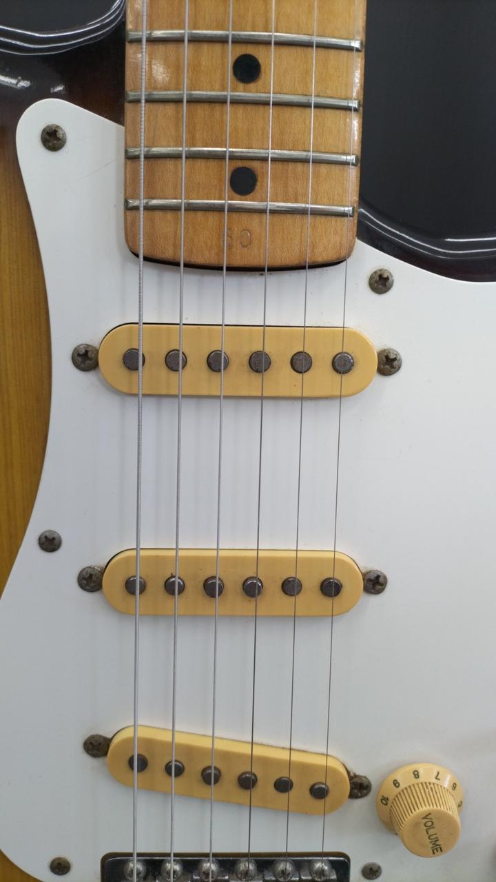 1980年製 Tokai ST-60 純正ハードケース付属 ホワイト トーカイ 1980年製 Tokai ST-60 純正ハードケース付属 ホワイト トーカイ