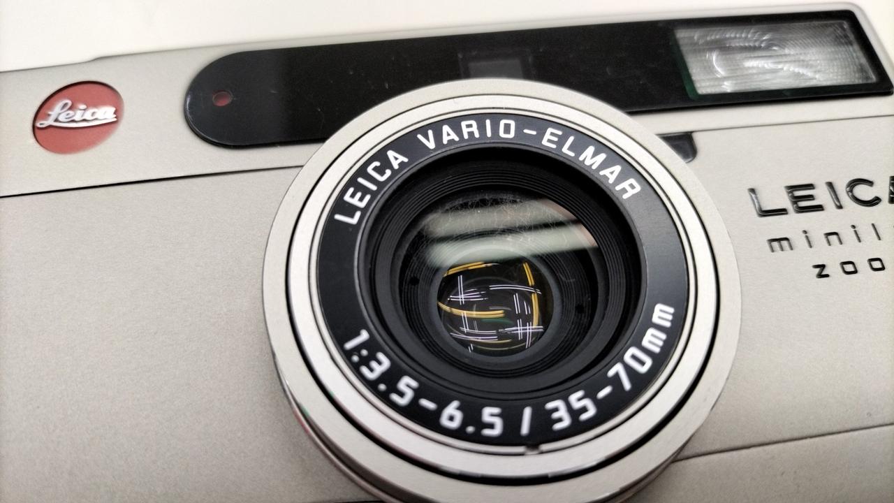 レンズ内にカビあり