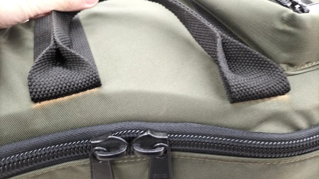 取って付け根変色あり