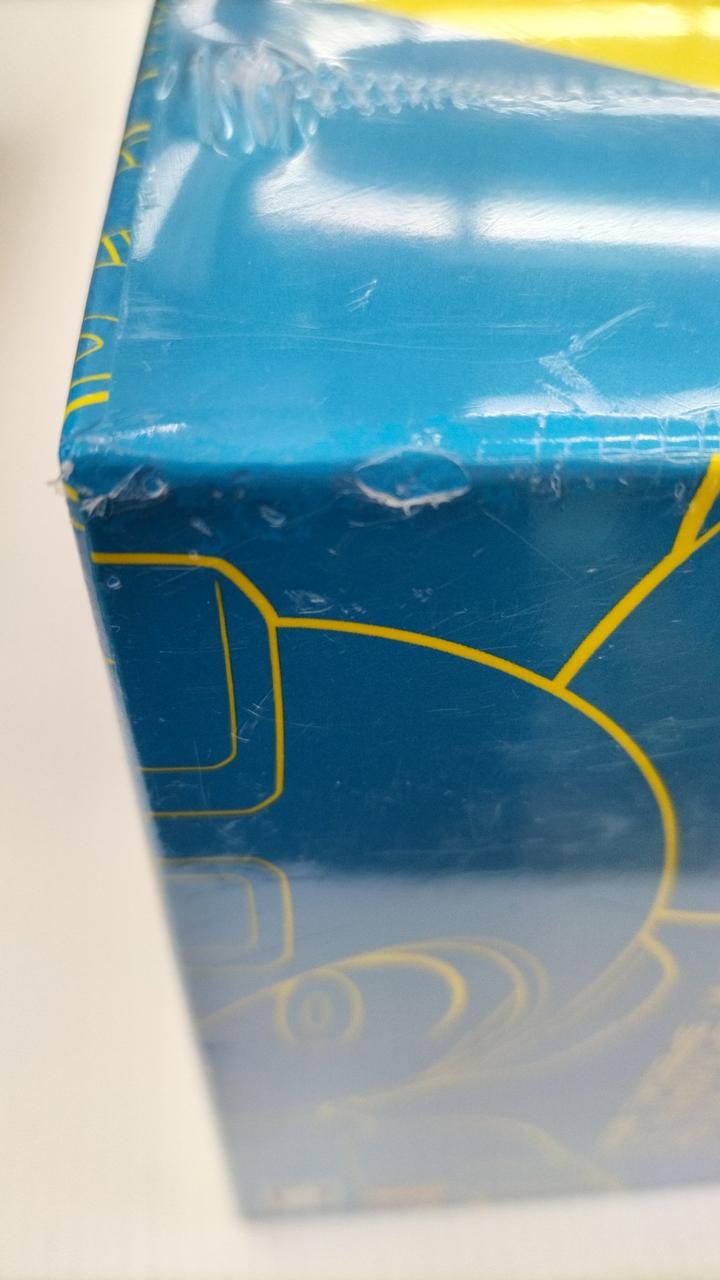 未開封品ですが穴開き箱潰れあり。