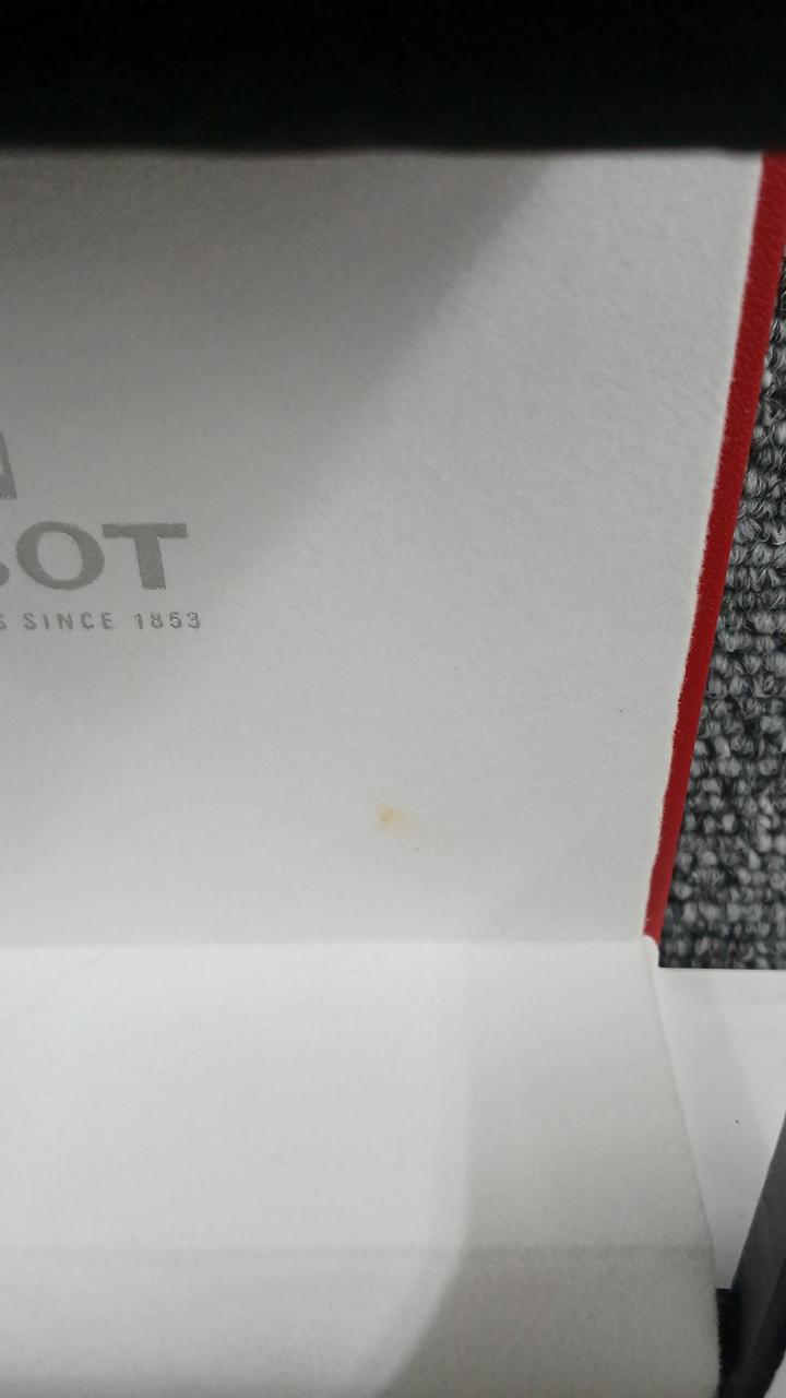 黄ばみあります。