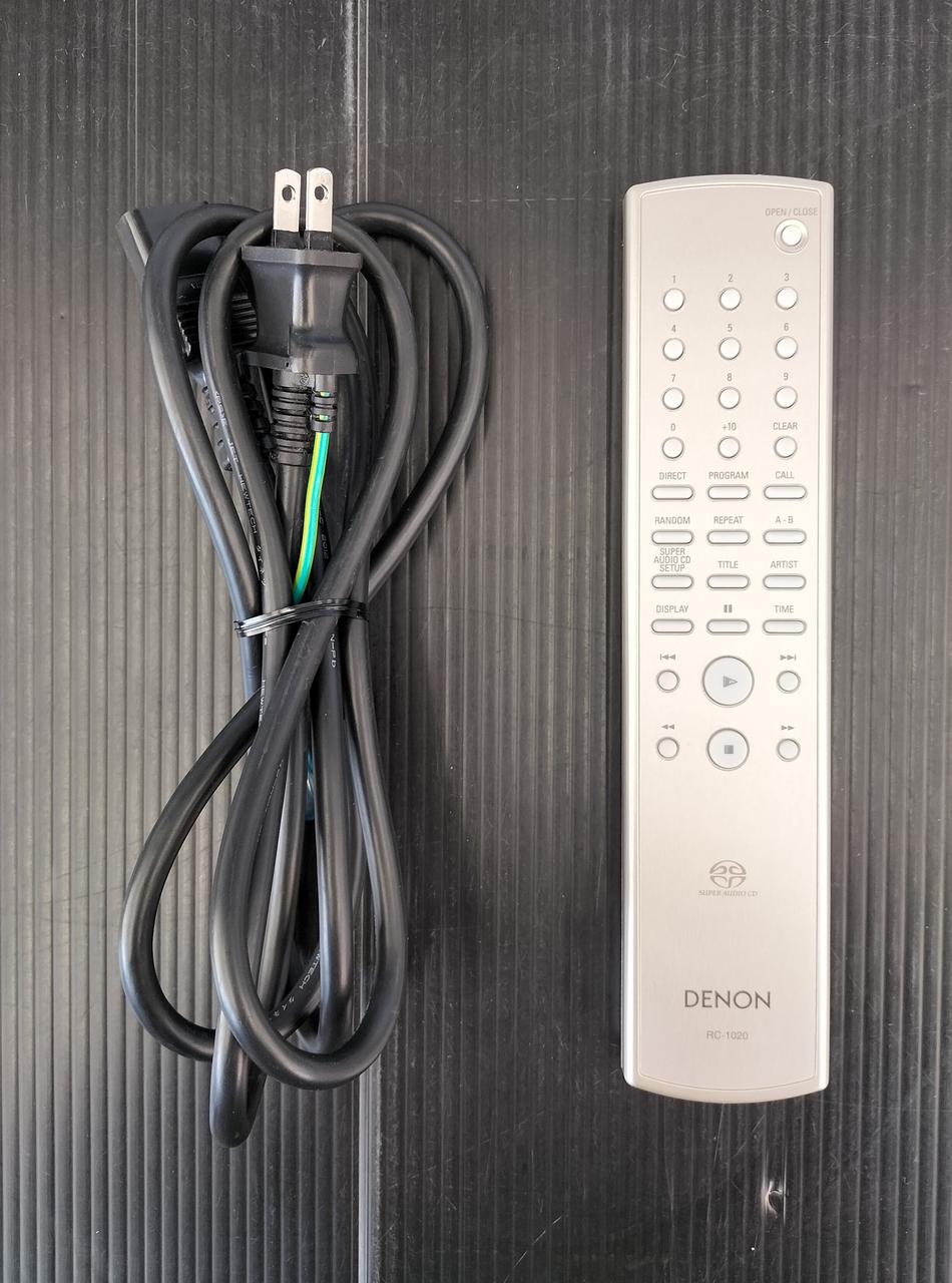 リモコンは別機種のお品です。