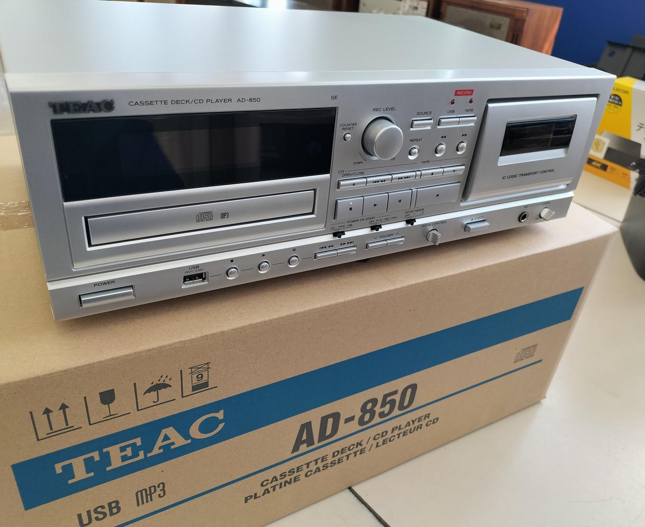 本体も化粧箱もキレイな状態です。