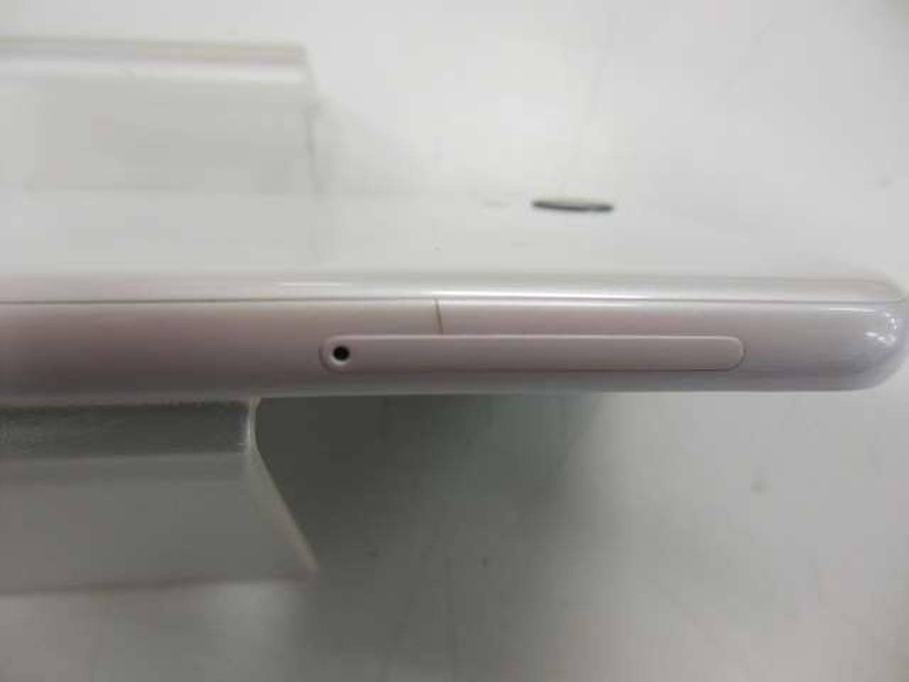 SIMカードを入れる所付近のキズ