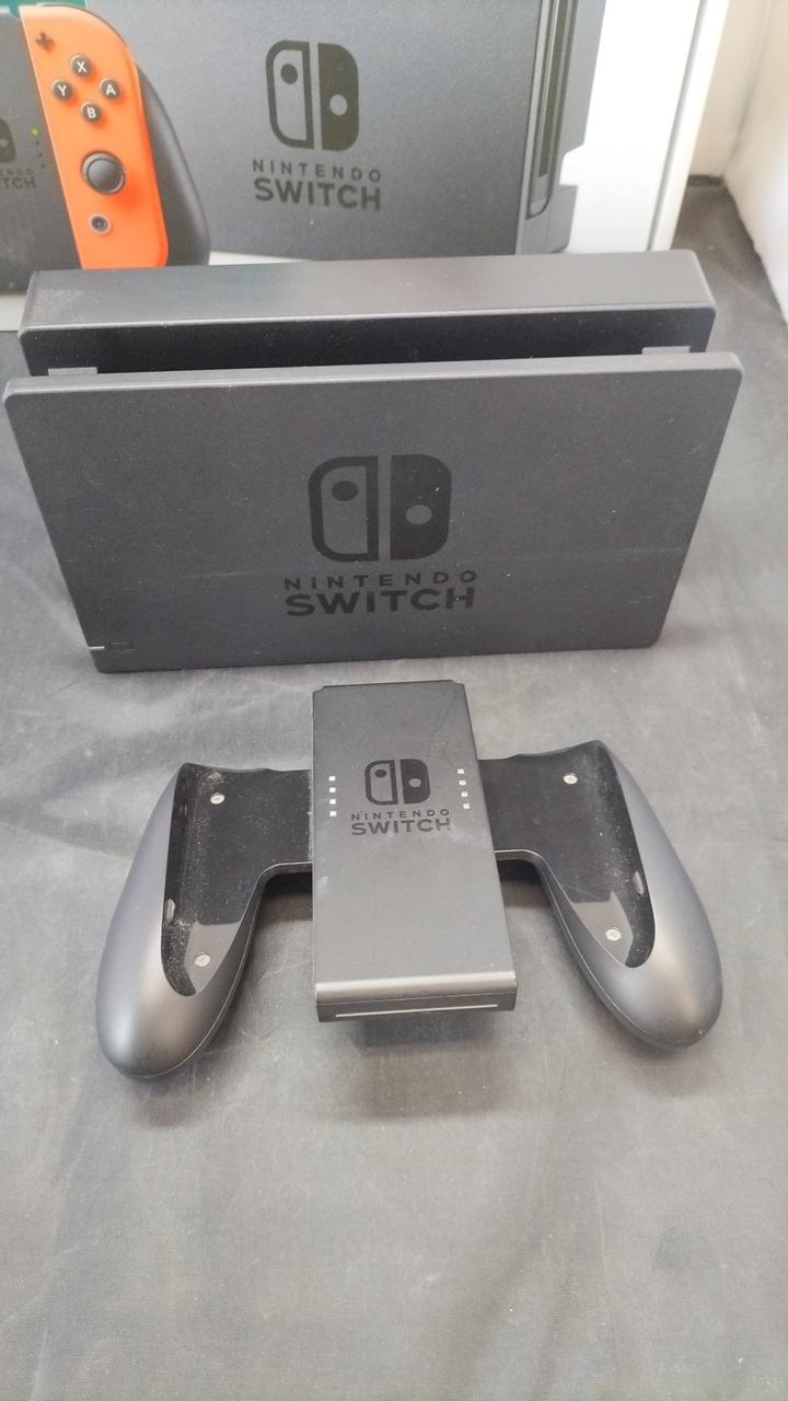【美品】Nintendo Switch 不備なし Cracked Case] NEO: The World Ends with You (Nintendo Switch