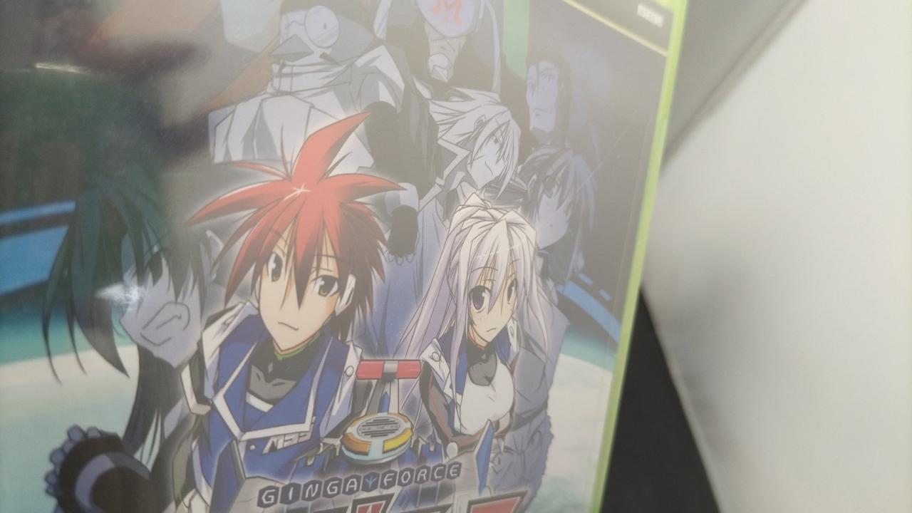 外ビニールに数カ所目立つキズがあります。