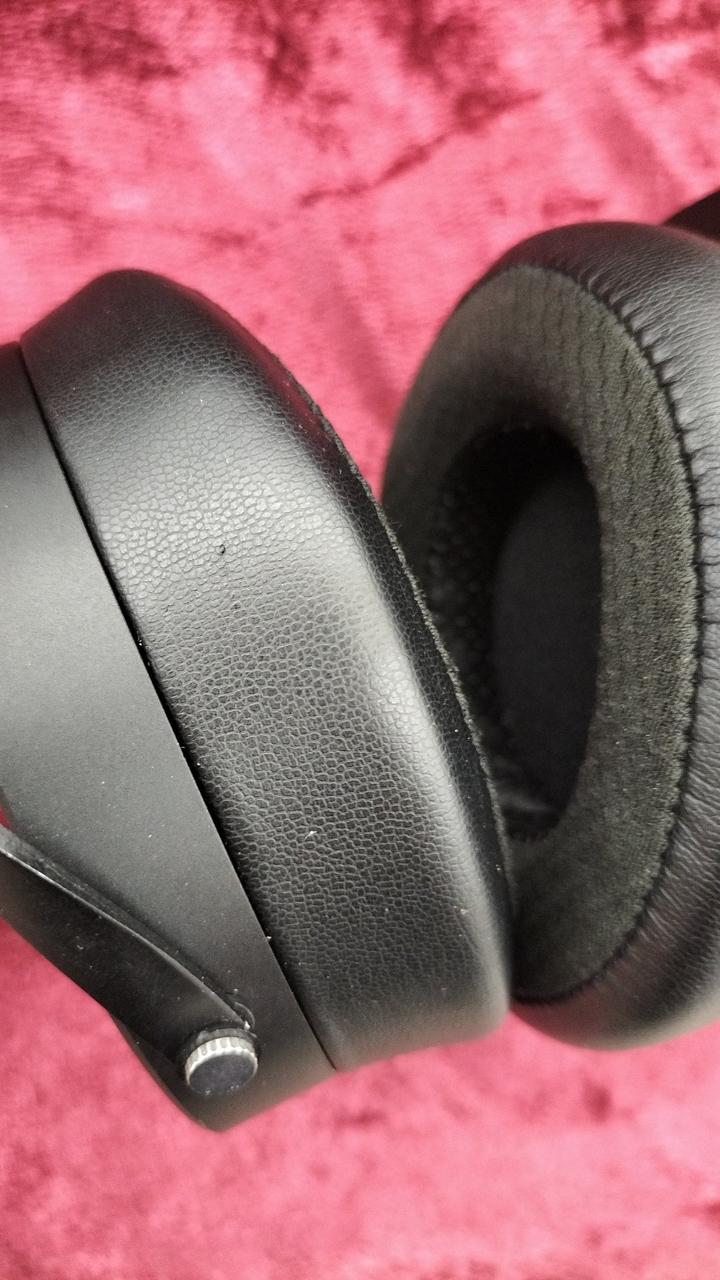 若干、バッドにダメージあり