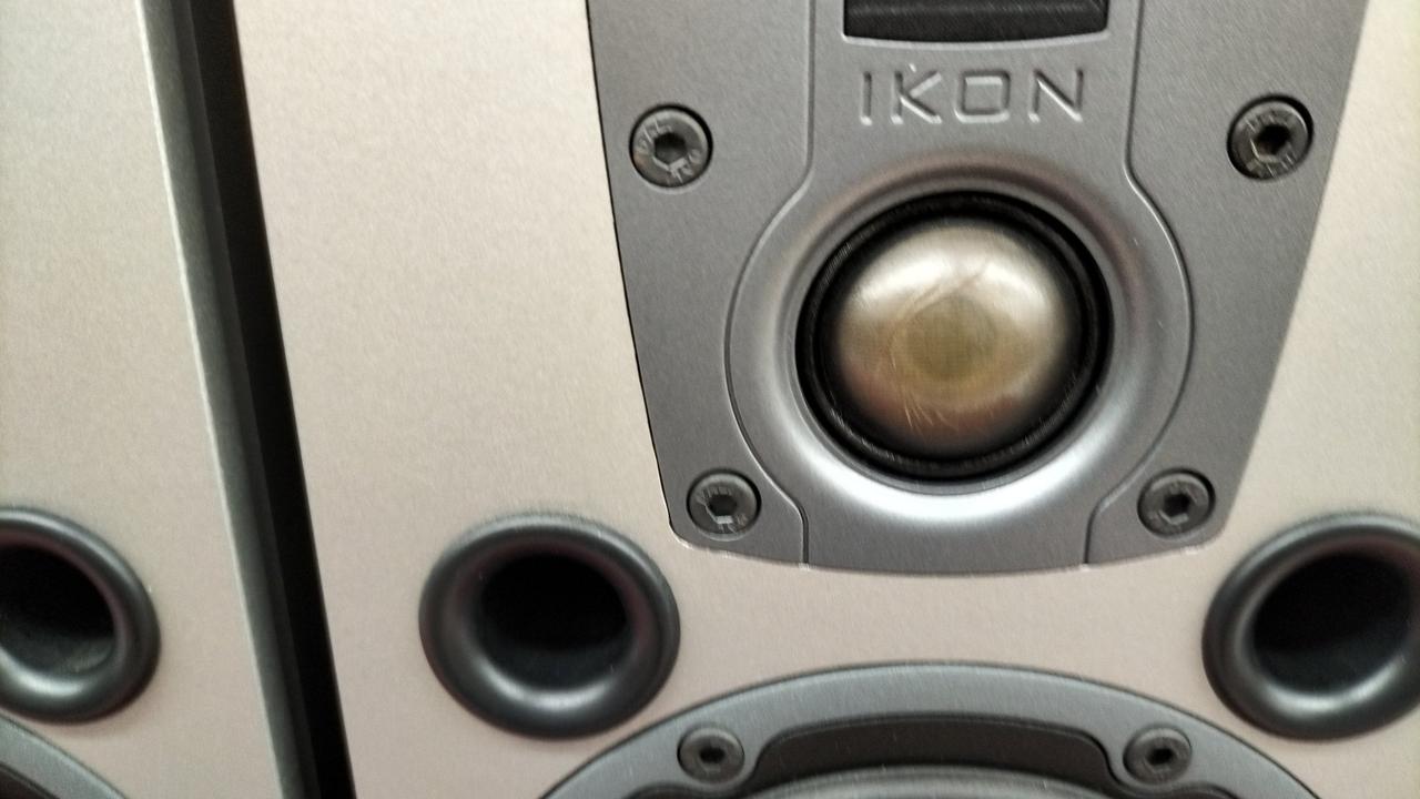 ユニットにシワ？キズ？