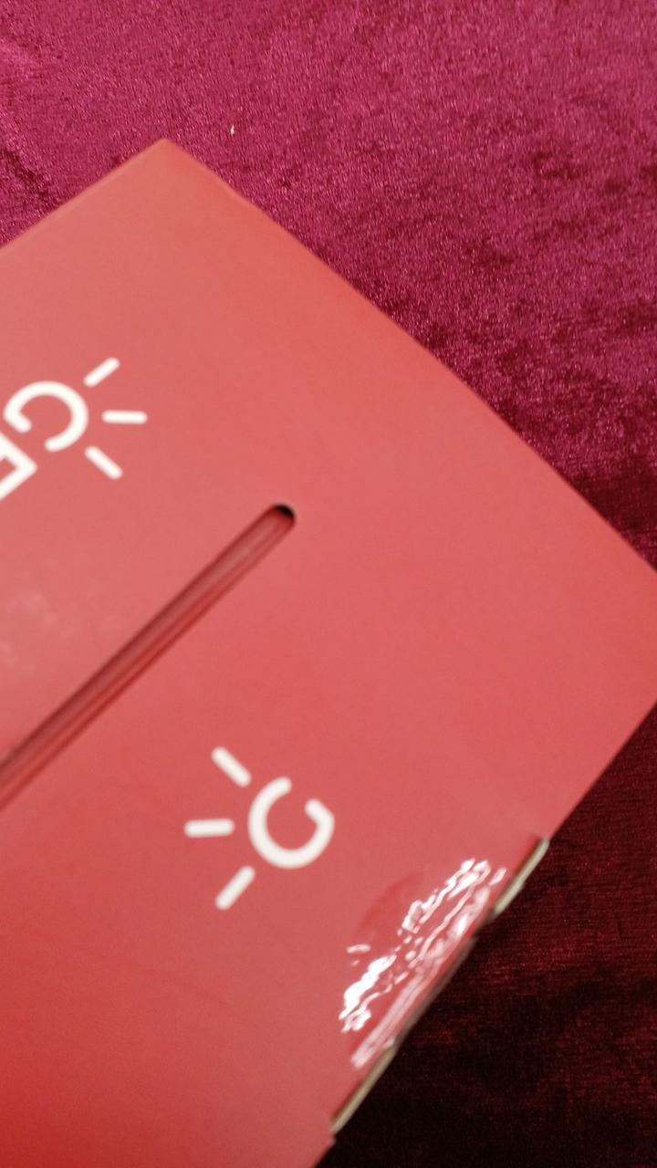 箱、若干擦れ跡あり