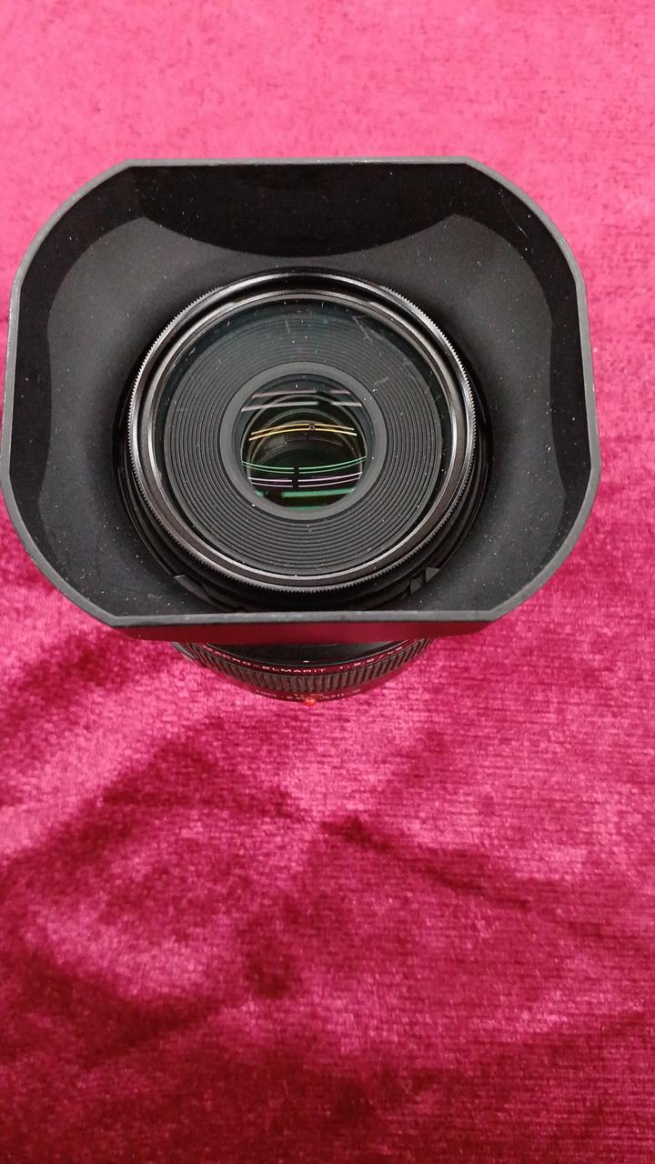 レンズ、若干のチリ、ヨゴレあり