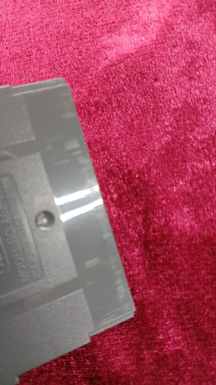 本体との擦れ跡あり。