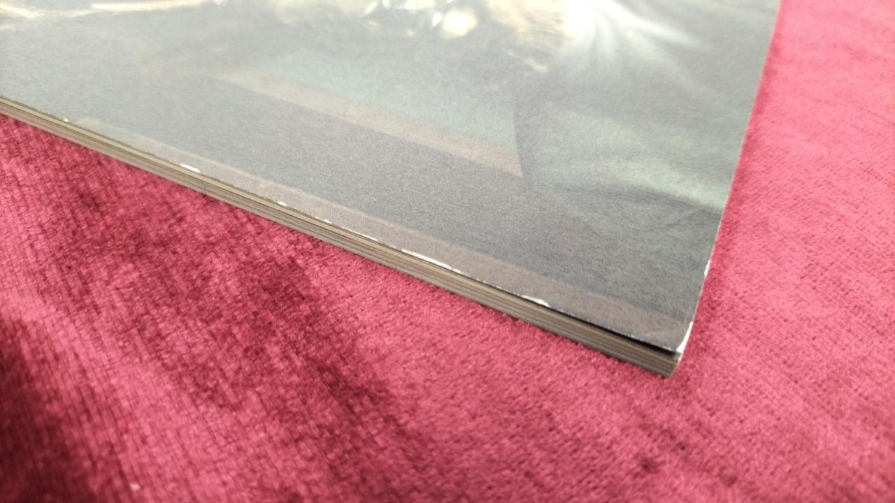 ブックレット角剥げ