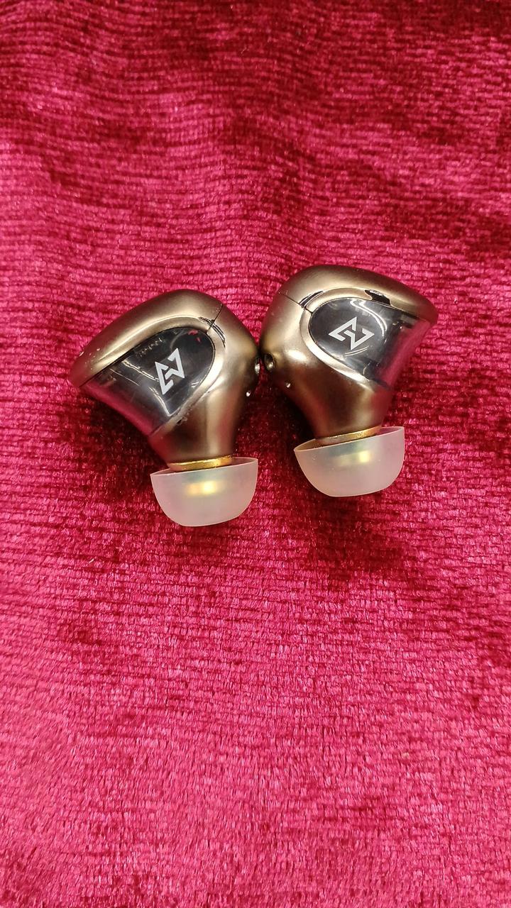 数ヶ所、塗装剥げあり