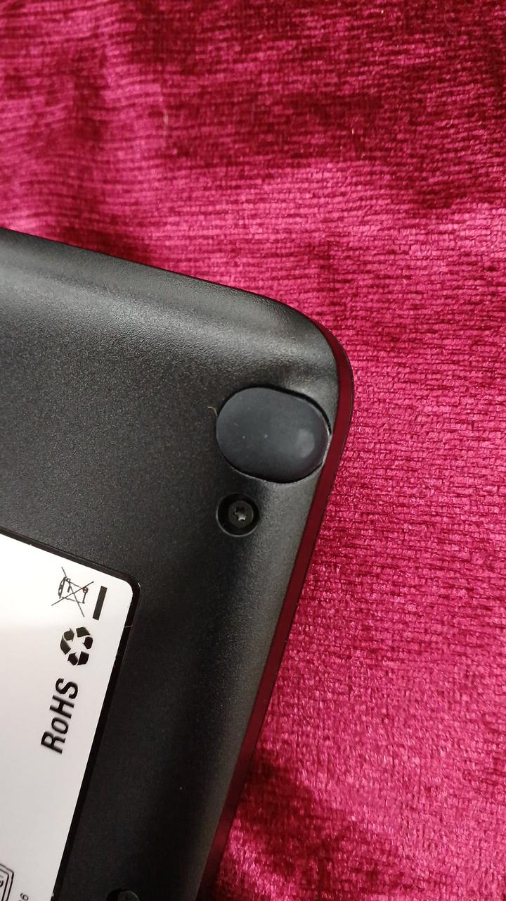 ゴム足等、擦れ跡あり