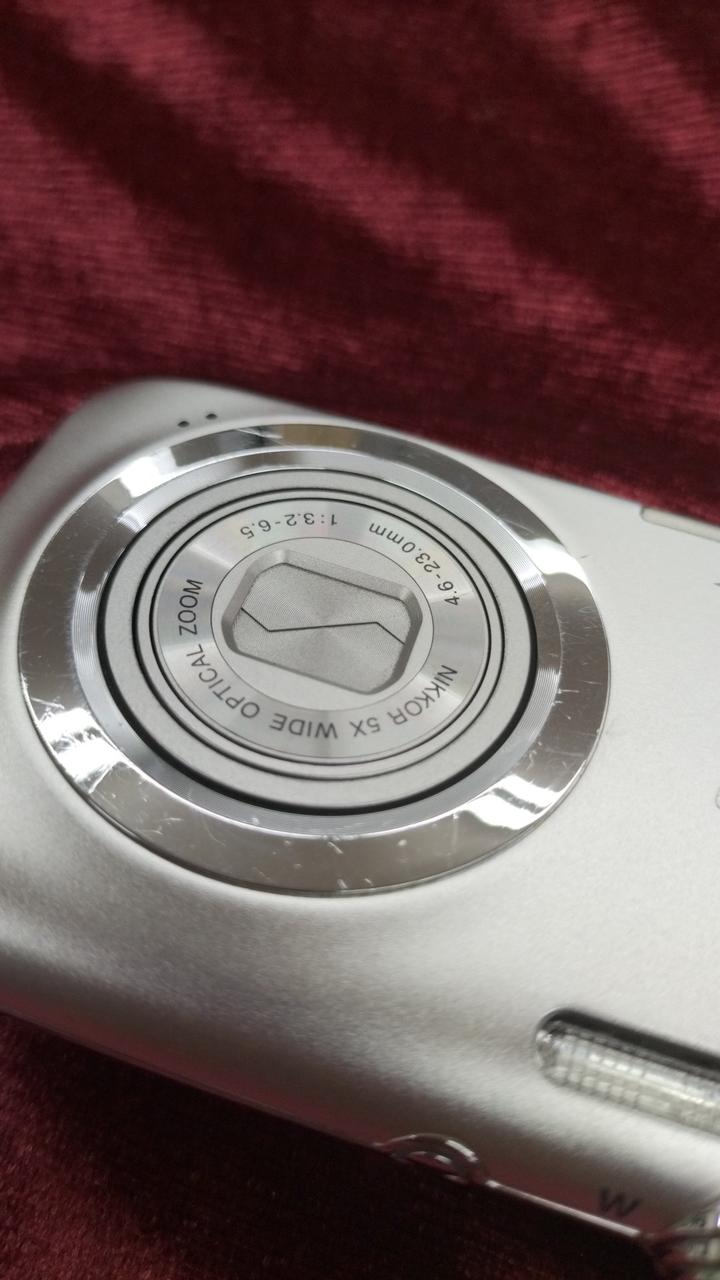 正面にキズあり