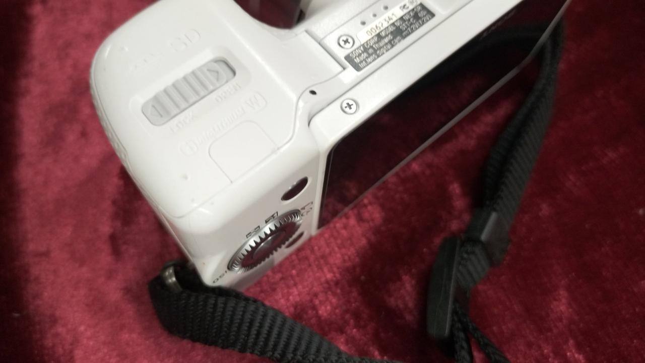 小さな打痕あり