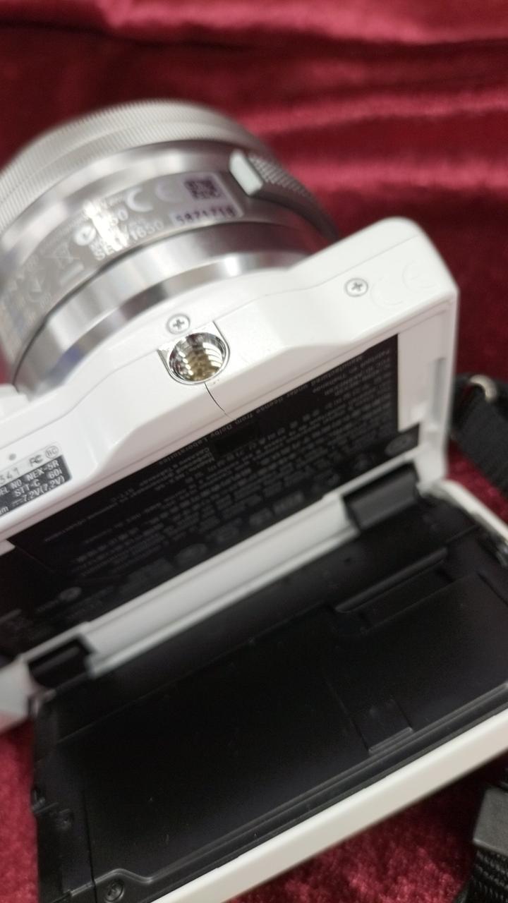 キャビネットヒビあり