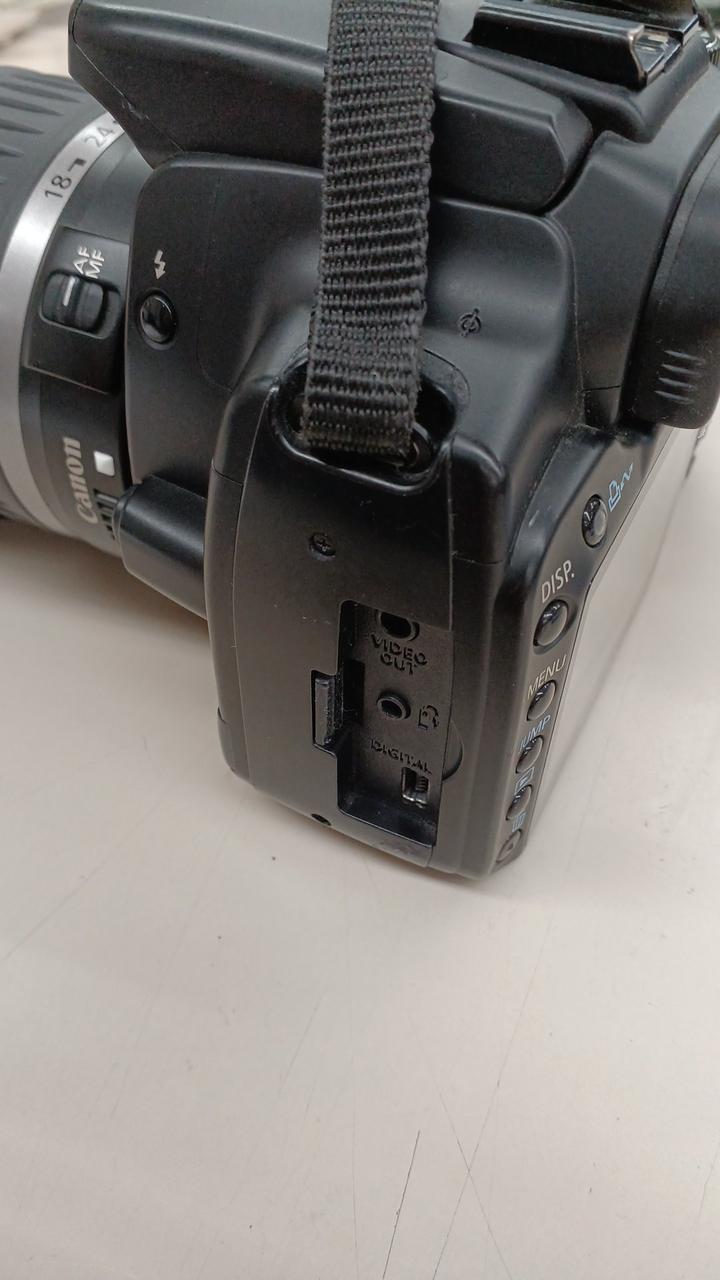 端子を保護する蓋、欠損