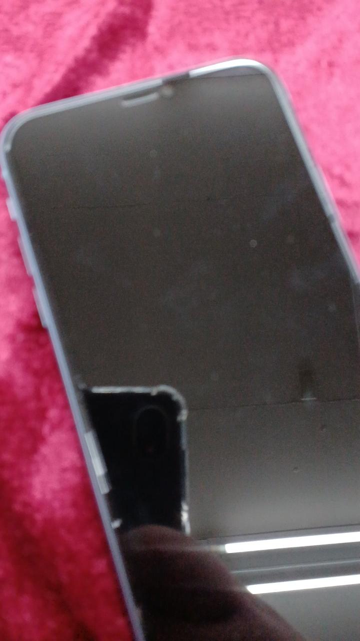 見えにくいですがキズ