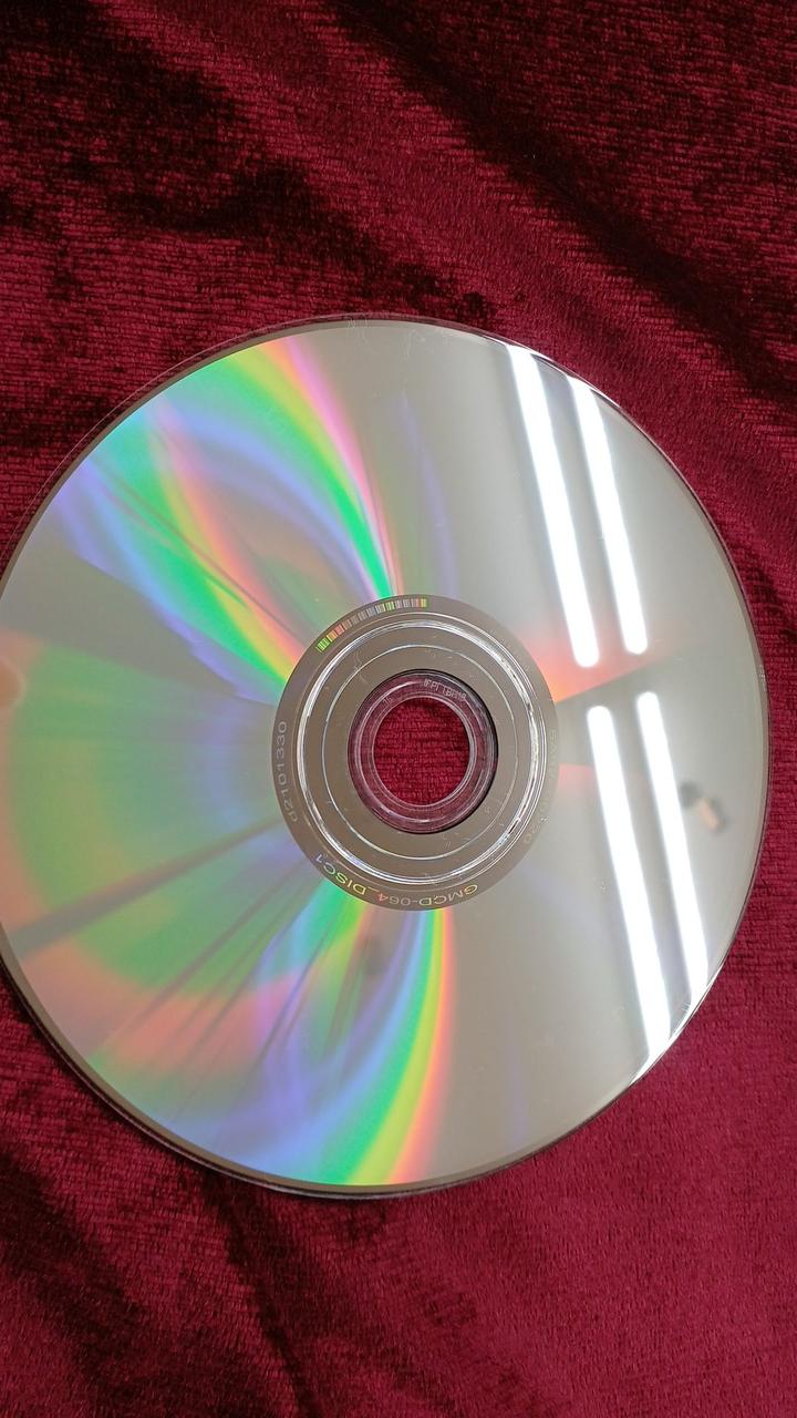 数ミリの長さのキズ